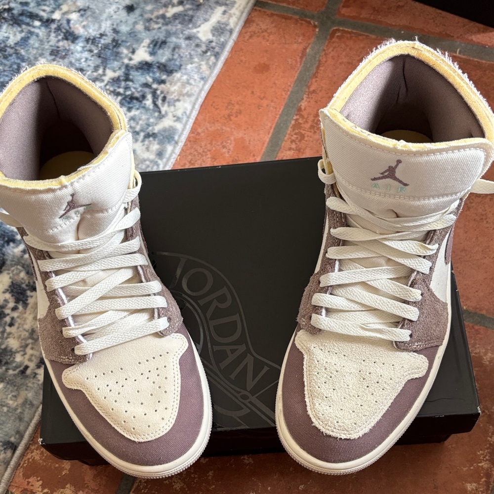Jordan Men’s Air Jordan 1 Mid Sneakers - White and Purple